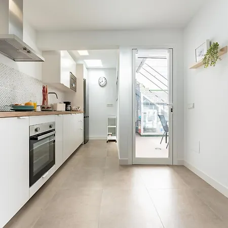 In With Terrace Μάλαγα